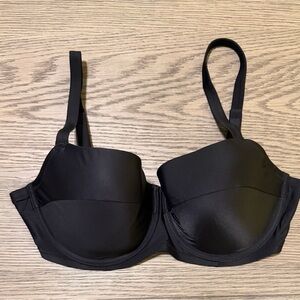 NWT Aerie Elegant Black Women's Bikini Top. Undewire, lightly lined
38DD